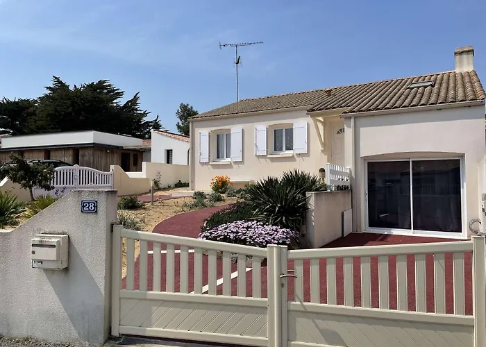 Villa Br000-h28 4 Pièces 6 Couchages Sur *